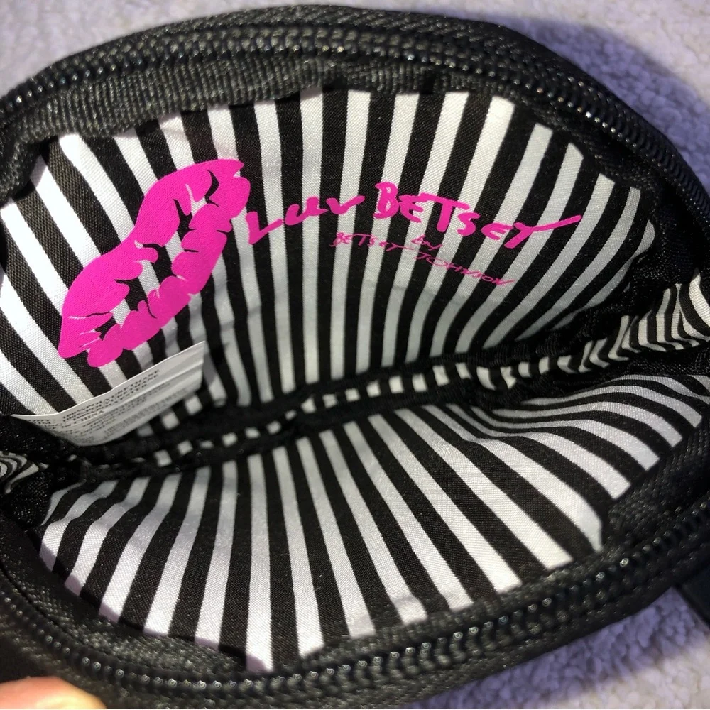 Betsey Johnson panda bear clutch coin purse pouch animal collectible valentine